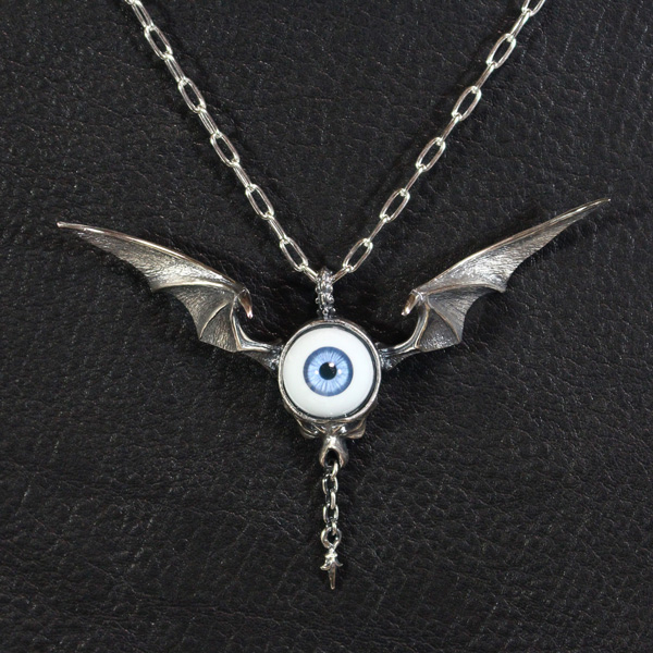 目玉コウモリ ペンダント 2025