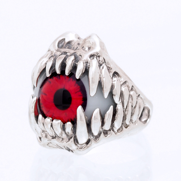 TUSK EYE RING - フリオ 劇中使用