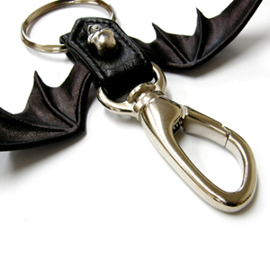 BAT WING キーホルダー C - SKULL STUDS