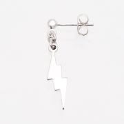 ライトニングボルト ピアス