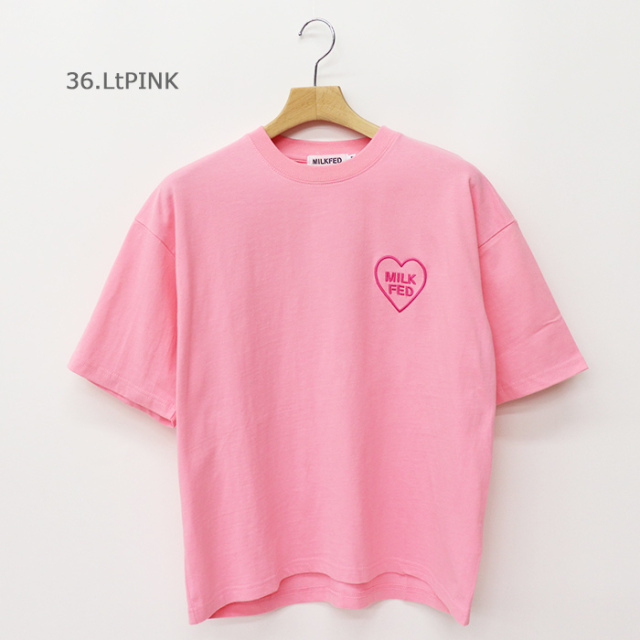 楽天市場】【20%OFF/SALE】ミルクフェド MILKFED. メルティハートフォームプリント ワイドショートスリーブTシャツ  [103252011006 SU25] MELTY HEART FOAM PRINT WIDE S/S TEE レディース トップス カットソー 半袖  ワイドシルエット BLACK 【メール便可】 正規取扱店【s ... 【新品】ミルクフェド ロゴ入りTシャツ ハートグラフィック Y2K ライトピンク