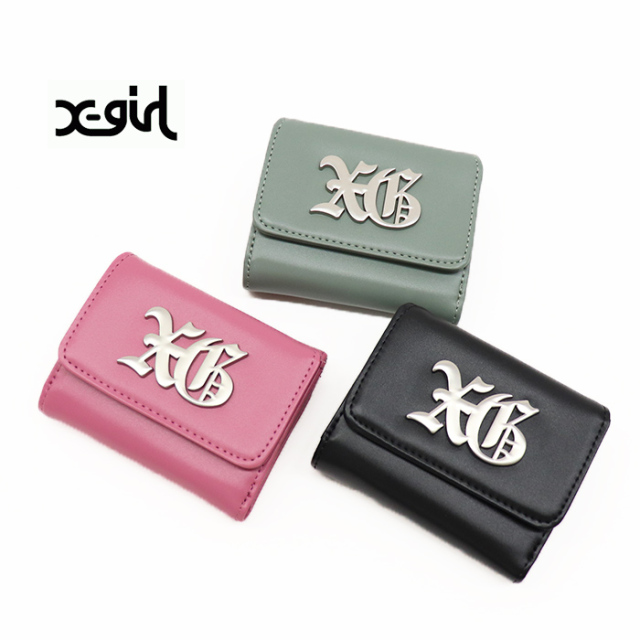 X-girl エックスガール OLD ENGLISH LOGO BUCKLE FAUX LEATHER MINI WALLET 三つ折りウォレット 105244054006