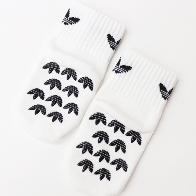 アディダス adidas アンチスリップソックス2足組 キッズ IKV69 IQ3390