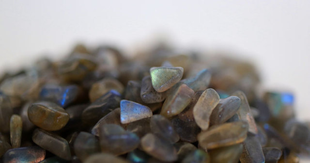 さざれ　ラブラドライト