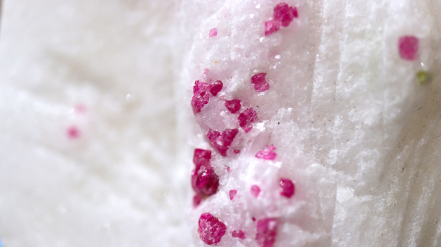 レッドスピネル