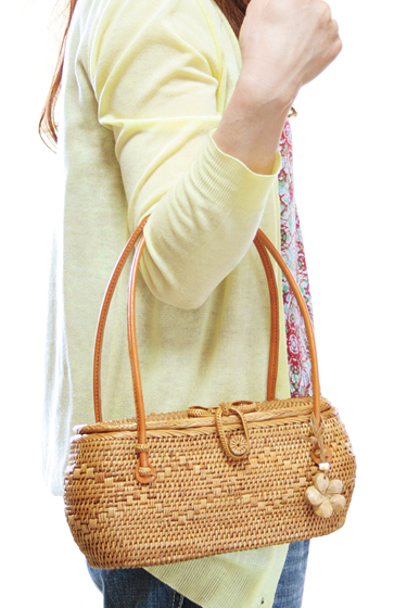 フタ付き　手提げ楕円型かごアタバッグ（ナチュラル）