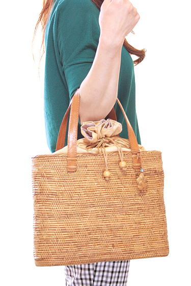 革持ち手　巾着フタ付き手提げかごアタバッグ　ナチュラル