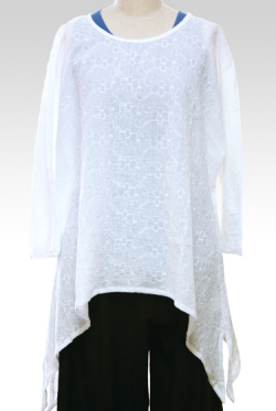 花刺しゅう模様イレギュラーヘムライン七分袖カットソー