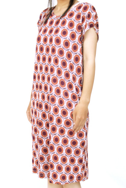 フラワープリントのレーヨンワンピース