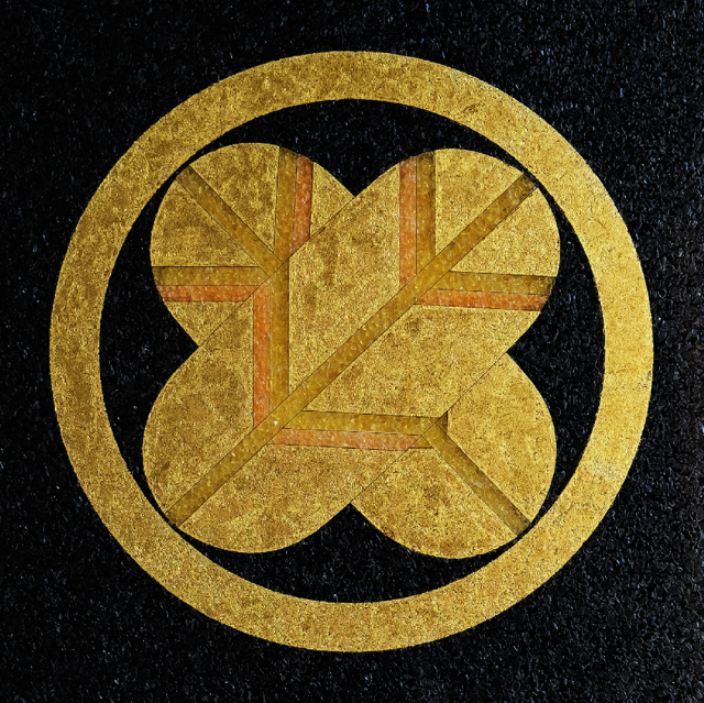 家紋ジュエリー絵画『丸に違い鷹羽』