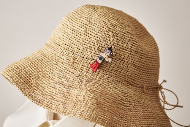 LM(エルム)立体刺繍ブローチ　 黒のお洋服にもバッチリ、軽くて便利 LMエルム ブラック・ジャック立体刺繍ブローチ