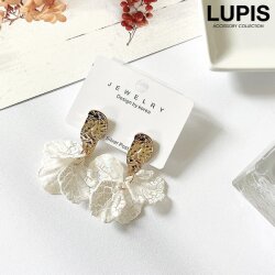 変形メタル×ホワイトペタルピアス
