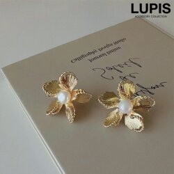 リュクスフラワーピアス