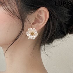 ピーチパールカラーフラワーピアス