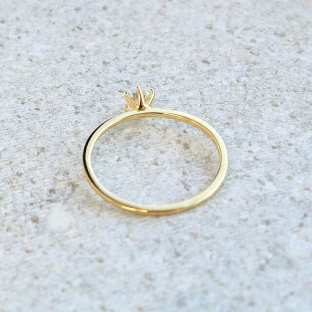 ソリティアキュービックジルコニアゴールドリング【送料無料】- 大人