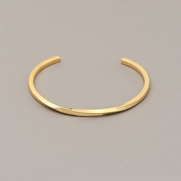 遺品整理 ゴールド ツイスト 馬蹄バングル ブレスレット 18k 遺品整理 ゴールド ツイスト 馬蹄バングル ブレスレット 18k gf