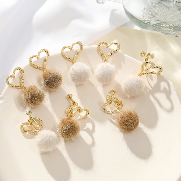 変形ハート×ファーボールピアス | 激安ピアスの通販販売 - ルピス(LUPIS)