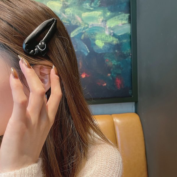スマイルタグレザーぱっちんヘアピン - ヘアアクセサリーを激安