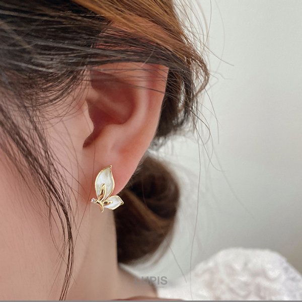 エレガントバタフライピアス | 激安ピアスの通販販売 - ルピス(LUPIS)