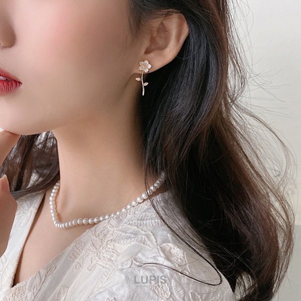 アシンメトリーフラワーピアス - ピアスを激安で通販販売