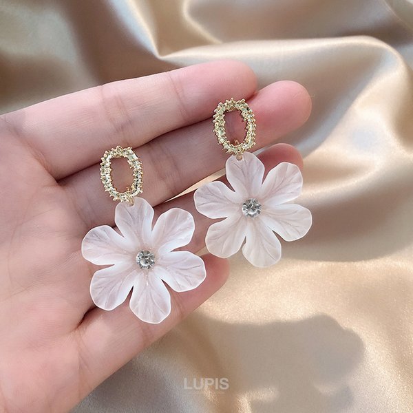 マットクリアフラワーピアス激安通販 - ピアスを激安で通販販売