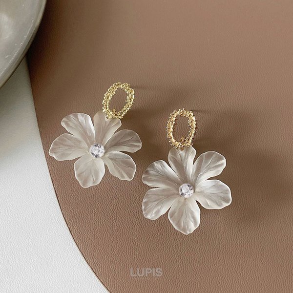 マットクリアフラワーピアス激安通販 - ピアスを激安で通販販売