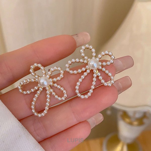 フェミンパールフラワーピアス - ピアスを激安で通販販売 | プチプラ