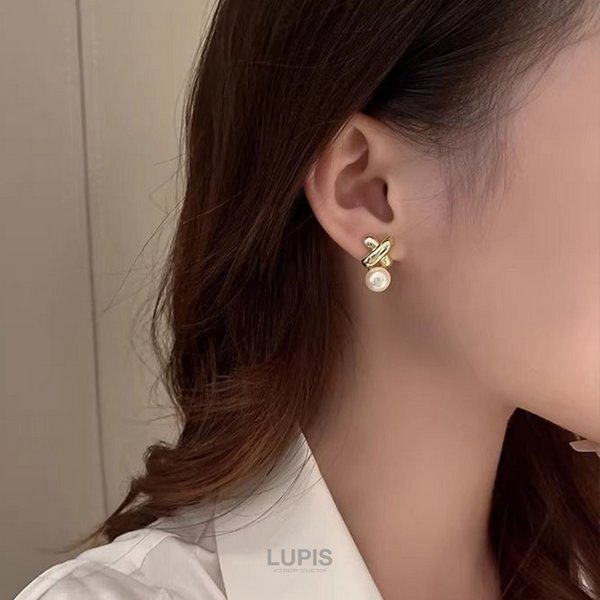 liqui パールピアス ドロップパールピアス - ピアスを激安で通販販売 | プチプラ