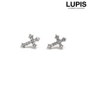 パヴェラインクロスピアス