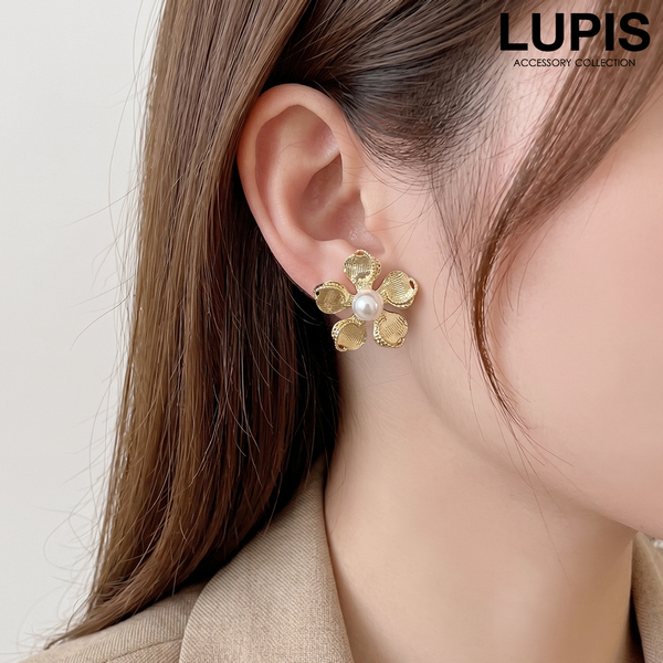リュクスフラワーピアス