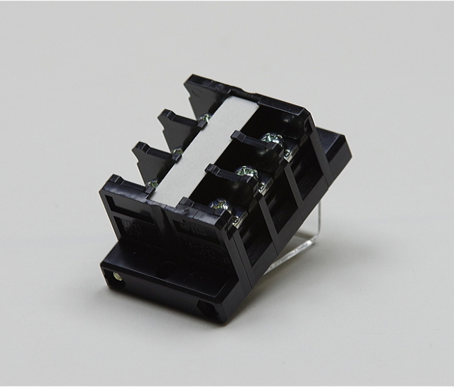 IDEC 組端子台 30A 3P 10個入り 電気 分配 器具 端子台 アイデック BTBH30C3-10P ＩＤＥＣ】BN,BNHブロック端子台（M3～M4） | ミスミ | MISUMI(ミスミ)