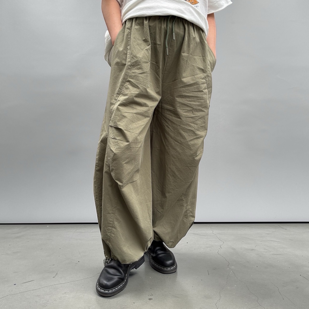 裾ドロスト ボリューム パンツ