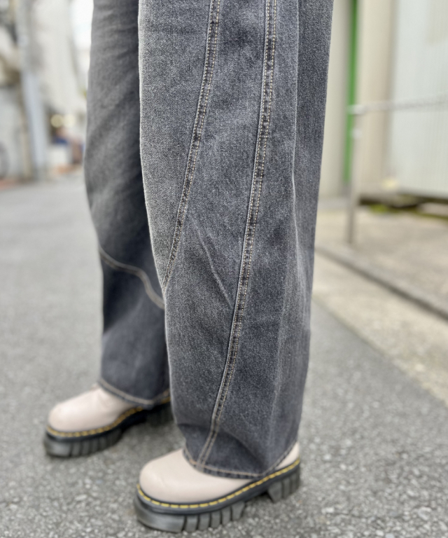 ウォッシュド ブラック デニム 切り替え ボリューム カーブ パンツ