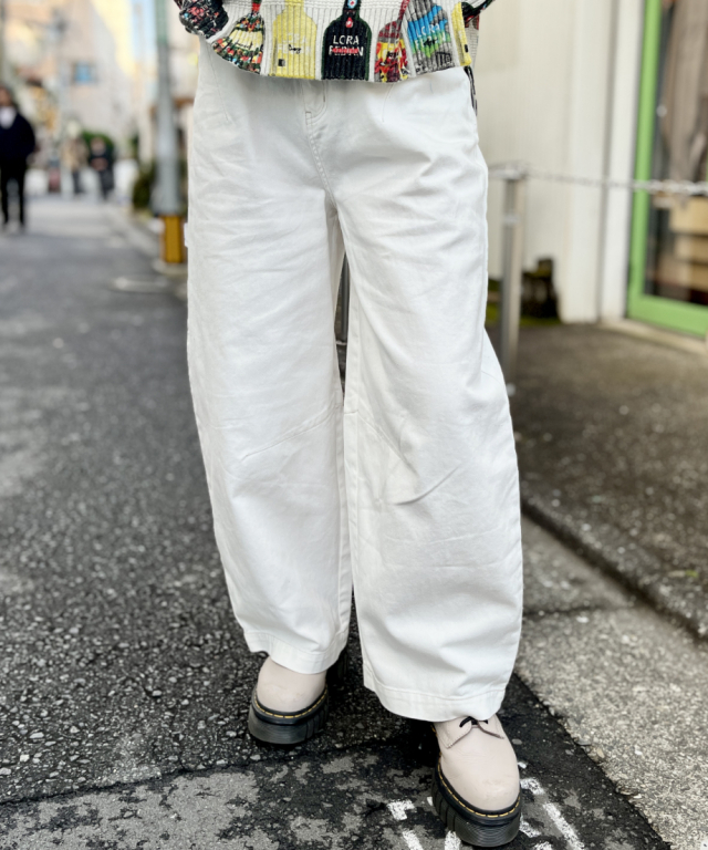ホワイト デニム 切り替え ボリューム カーブ パンツ