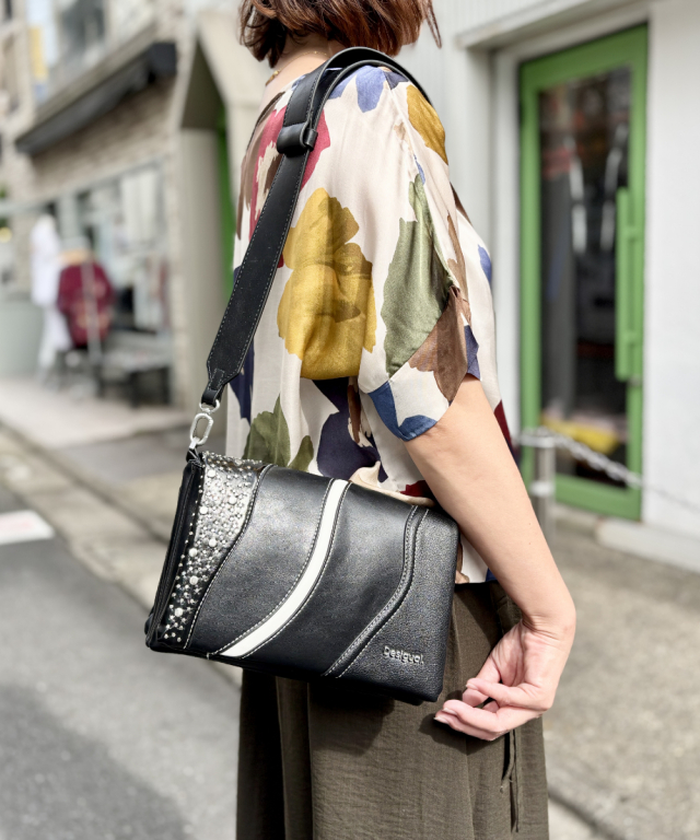 Desigual デシグアル　　2way バッグ 中古・古着通販】Desigual (デシグアル) 2WAYバッグ ブラック