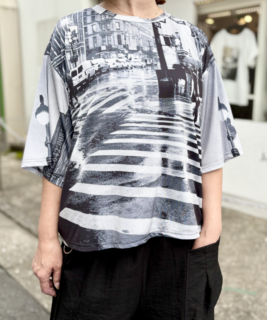 美品　NOZOMI ISHIGURO 総柄　プリント　カットソー　Tシャツ ノゾミイシグロ プリントTシャツ 白Tシャツ フリーサイズ 送料込
