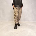 サラリ ナイロン素材 膝 ギャザー キャタピラ 変形 パンツ