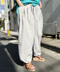 シャカシャカ ボリューム パンツ