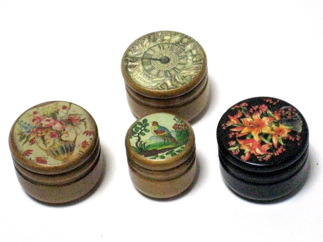 【ピルケース】ヴィンテージ風のピルケース（ハンドメイド）フランスPARIS（パリ）パレロワイヤルで買い付けピルケース【送料200円】