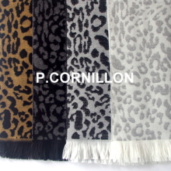 P Cornillon コルニヨン マフラー ヒョウ柄 アニマル柄 レオパード レディース フリンジ ストール リバーシブル 秋冬 冬 フランス製 カシミヤタッチ ジャガード ホワイト シルバー グレーキャメル 専門店 通販ショップ メール便対応