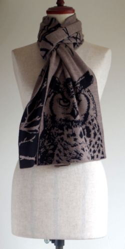 【UPPERCASE】アッパーケース C'est Chouette メリノウールマフラー　ドイツ直輸入のジャガード/ふくろう・ブラック★送料無料