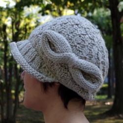 ニット 帽子 リボン ニット帽  レディースのかわいい ニット帽子 ベージュの毛糸の手編み帽子★メール便対応