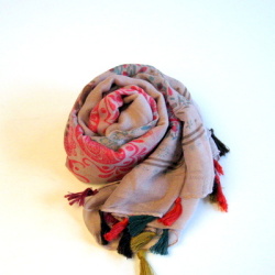 【Ｋｉｓｓ　Ｍｅ　Ｄｏｌｌ】水車タッセルスカーフ/ノルディックカラー/マルチポンポン★メール便対応