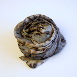 【シルクスカーフ】シルク１００％の１００cm×１００cmの絹スカーフ/アニマルモチーフ/ヒョウ柄★メール便対応