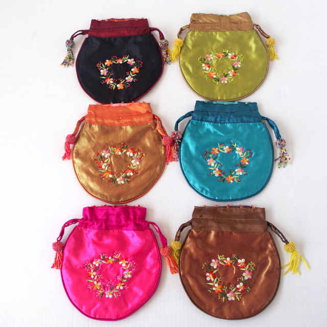 巾着ポーチ 花 刺しゅう ヴェトナム製 フラワー刺繍 シルク