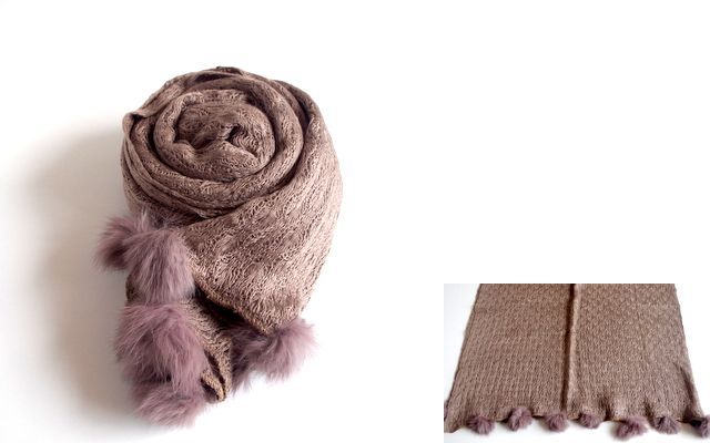 【未使用品】ポンポン盛りだくさんのストール ポンポンストール】ラビット付のポンポン ストール・マフラー