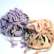 【ジュエリーケース】花モチーフのついたアクセサリーケース イタリア・フィレンツェ老舗TAFで買い付け【メール便対応】