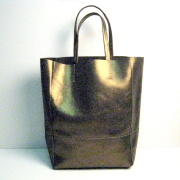 GUATE バッグの専門店 発色のキレイなショルダーバッグやトート