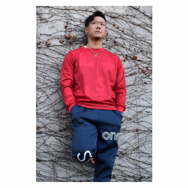 リルワンスター Lill one STAR 1 star long T-shirt モデル画像