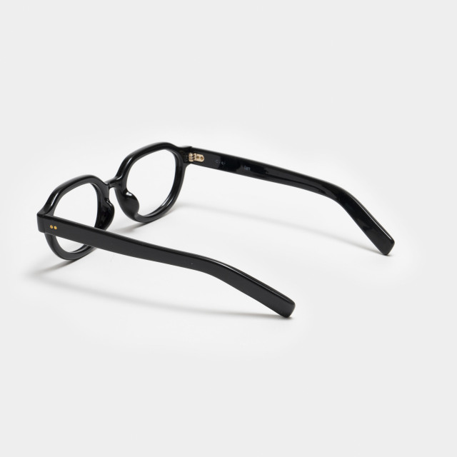 IAN Black《イアン ブラック》